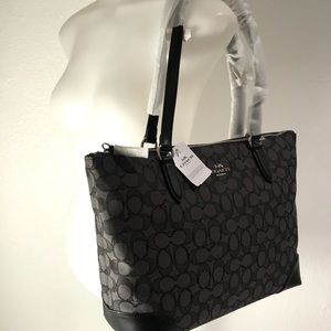 Coach Black in signature tote bag NWT